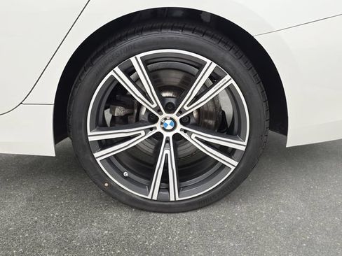 Certified 2024 BMW 330i xDrive Sedan w/ Premium Package AWD/4WD image 28