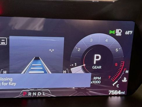 Used 2025 GMC Canyon Elevation image 12