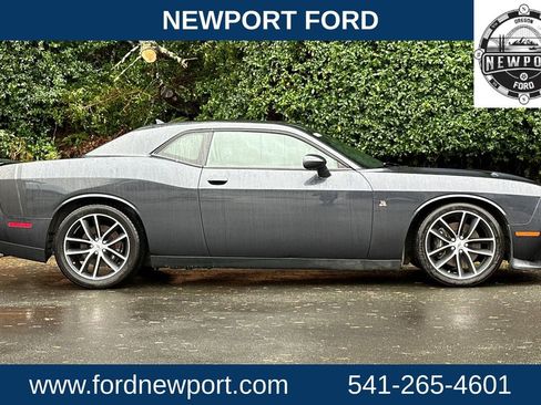 Used 2018 Dodge Challenger R/T Scat Pack w/ Leather Interior Group image 2
