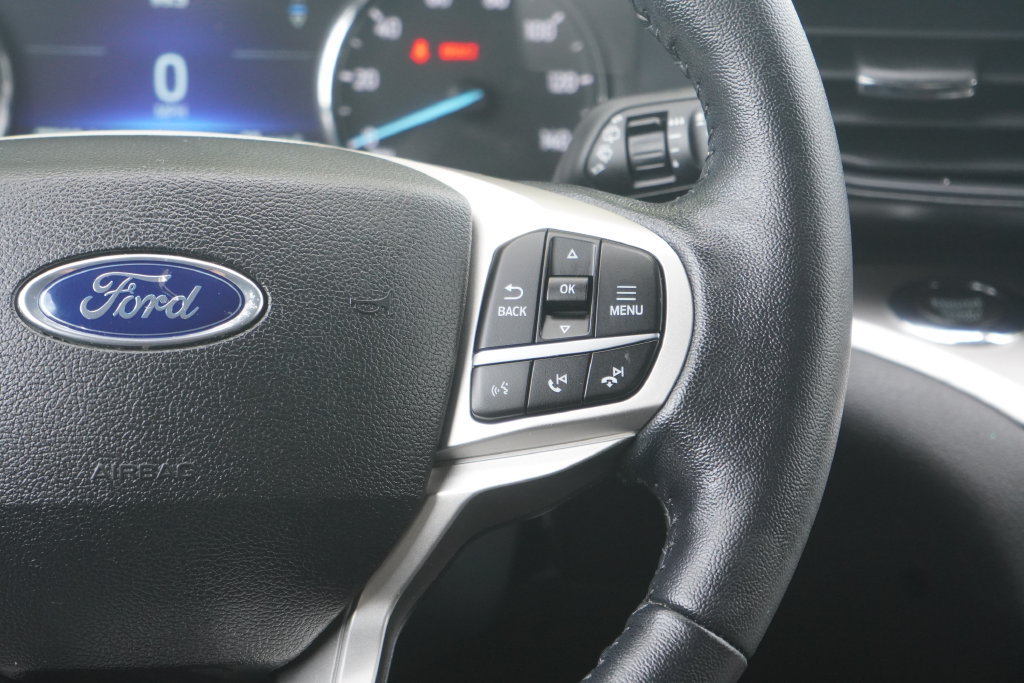 Used 2022 Ford Explorer XLT AWD/4WD image 16
