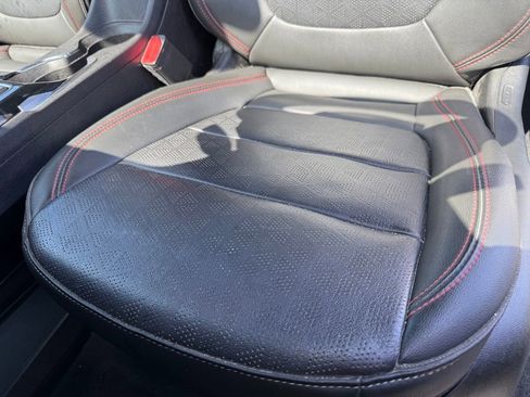 Used 2023 Chevrolet Bolt EUV LT w/ Convenience Package FWD image 23