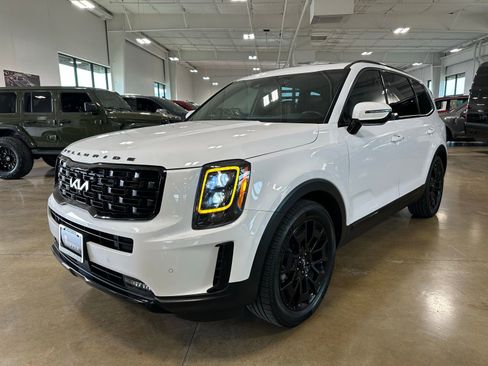 Used 2022 Kia Telluride SX w/ Nightfall Edition Package image 3
