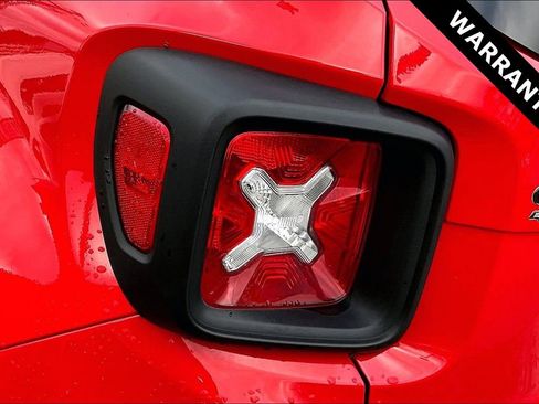 Used 2022 Jeep Renegade Latitude w/ Convenience Group image 22