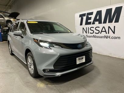 Used 2022 Toyota Sienna XLE Woodland Edition