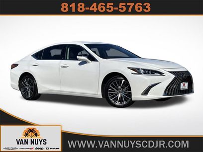 Used 2023 Lexus ES 300h w/ Premium Package