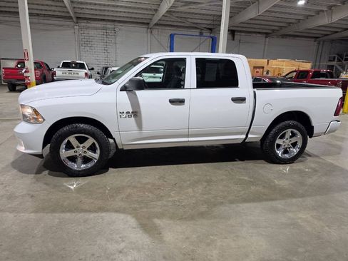 Used 2018 RAM 1500 Express AWD/4WD image 4