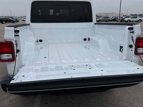 New 2026 Jeep Gladiator Sport image 26