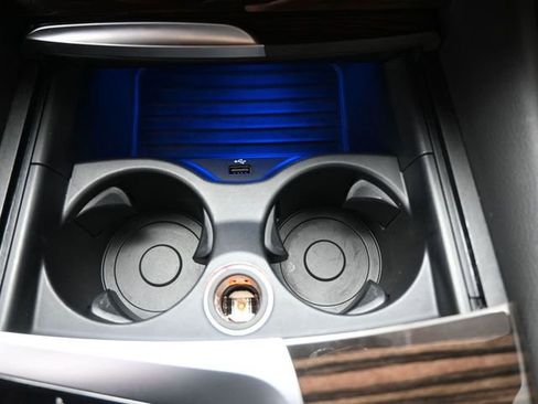 Used 2022 BMW 540i w/ Premium Package image 4