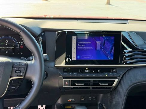 Used 2025 Toyota Camry SE FWD image 14