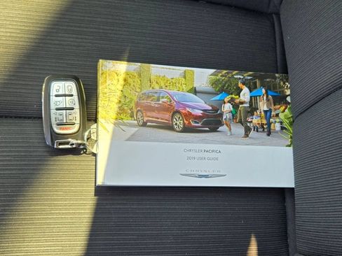 Used 2019 Chrysler Pacifica Touring Plus FWD image 10