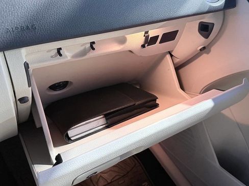 Used 2013 Volkswagen Tiguan SEL FWD image 41