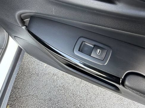 Used 2023 Jeep Cherokee Altitude Lux AWD/4WD image 27