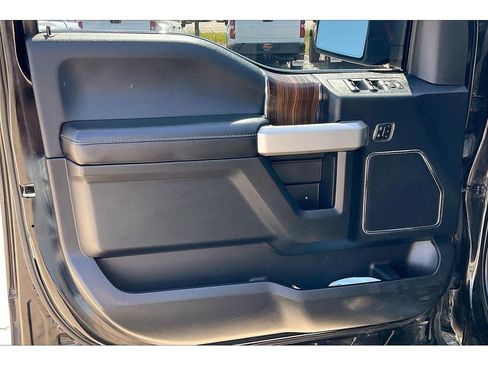 Used 2016 Ford F150 Lariat AWD/4WD image 23
