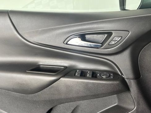 Used 2022 Chevrolet Equinox LT FWD image 17
