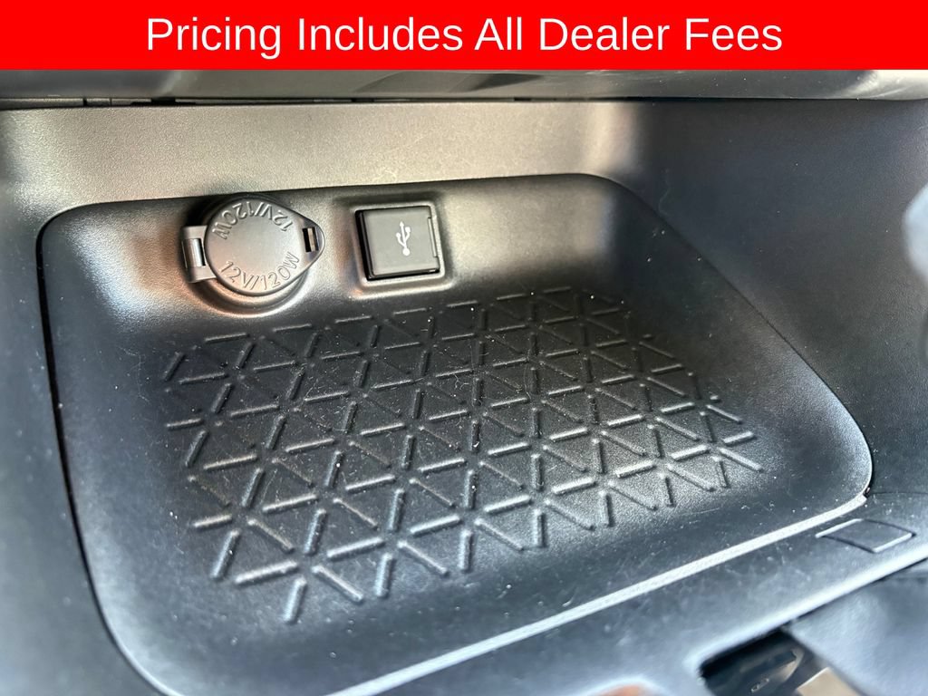 Used 2022 Toyota RAV4 XLE FWD image 21