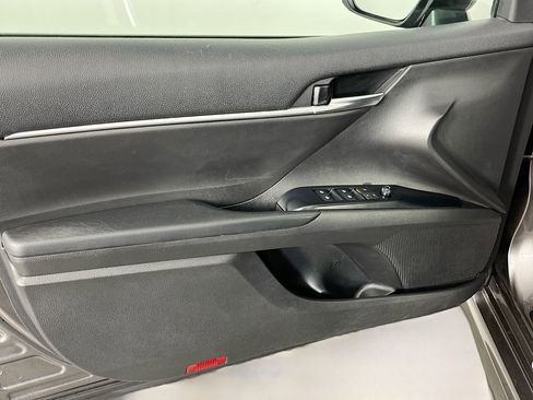 Used 2020 Toyota Camry SE image 24