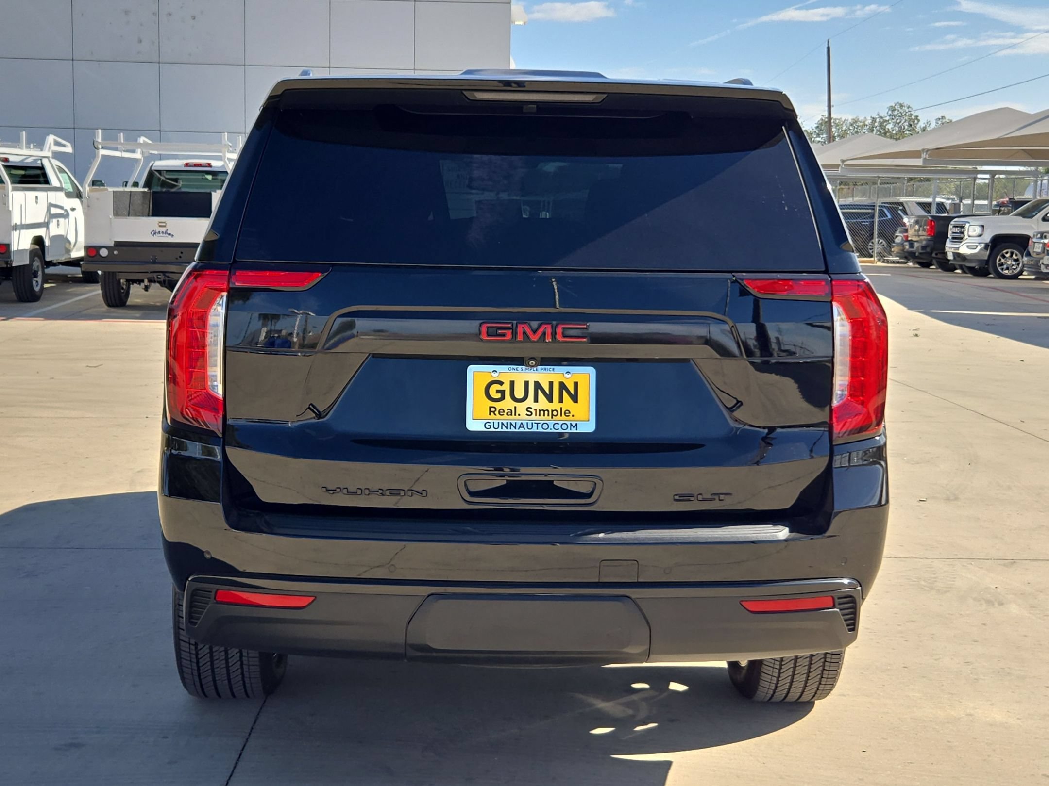 Certified 2022 GMC Yukon SLT w/ SLT Luxury Package AWD/4WD image 4