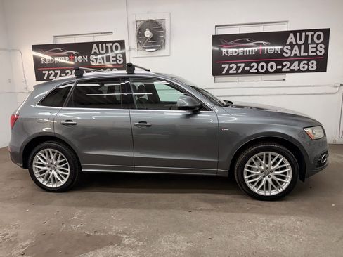 Used 2017 Audi Q5 2.0T Premium Plus w/ Technology Package image 3