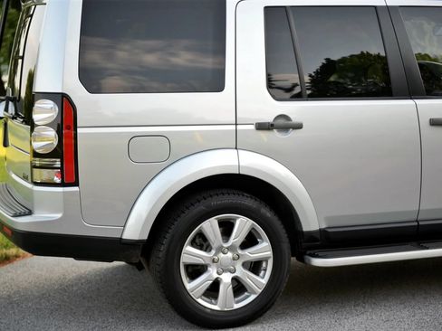 Used 2016 Land Rover LR4 HSE Silver Edition AWD/4WD image 27