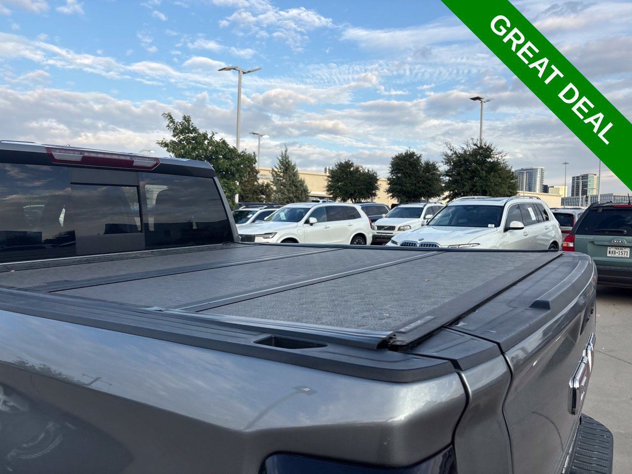 Used 2020 GMC Sierra 1500 SLT RWD image 9