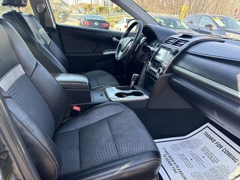 Used 2014 Toyota Camry SE image 16