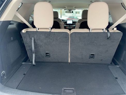 Used 2023 Ford Explorer Limited image 30