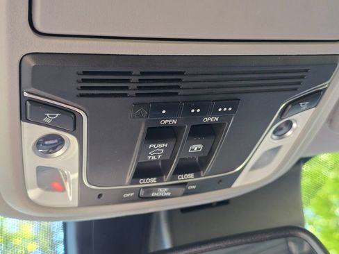 Used 2017 Honda Pilot Elite image 43