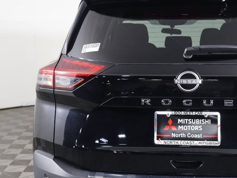 Used 2023 Nissan Rogue SV image 13