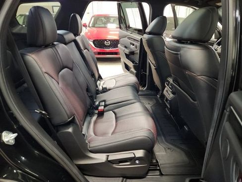 Certified 2025 Honda Pilot Black Edition image 32