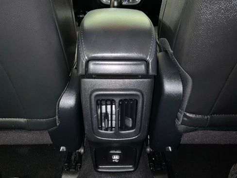 Used 2020 Jeep Compass Latitude FWD image 12