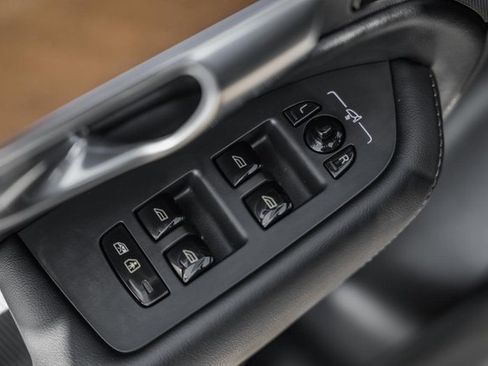 Used 2023 Volvo XC90 B6 Plus image 39