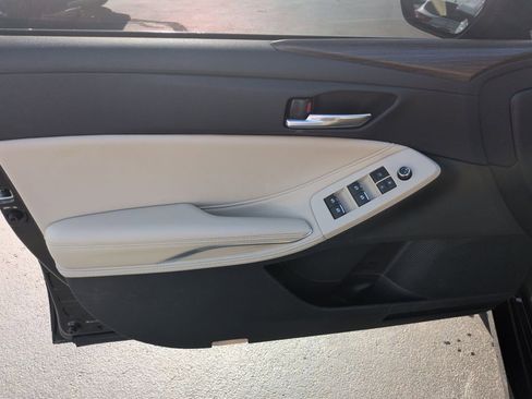 Certified 2022 Toyota Avalon XLE w/ Moonroof Package image 10