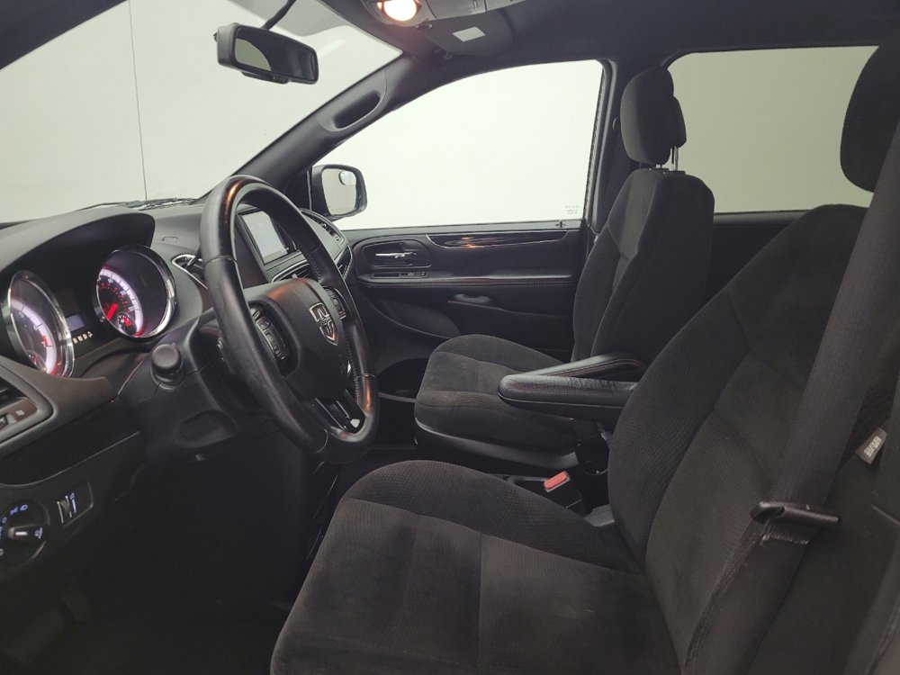 Used 2018 Dodge Grand Caravan SE FWD image 17