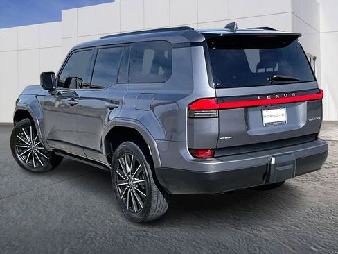 Used 2024 Lexus GX 550 w/ Accessory Package (Z1) image 3