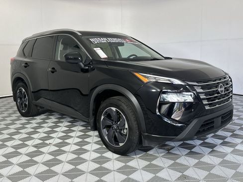 Certified 2024 Nissan Rogue SV w/ SV Premium Package FWD image 2