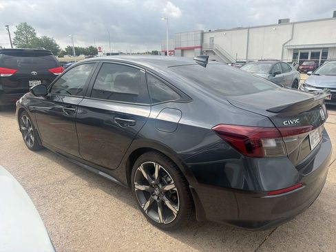 Used 2025 Honda Civic Sport image 5