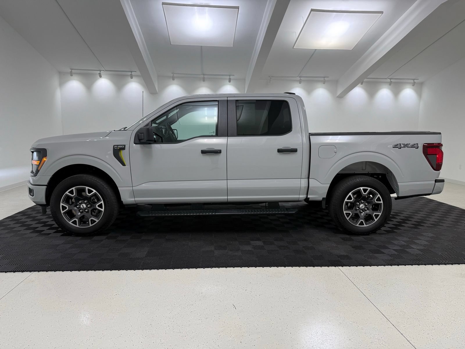 Used 2024 Ford F150 STX AWD/4WD image 4