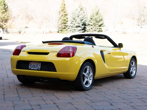 Used 2001 Toyota MR2 Spyder image 8