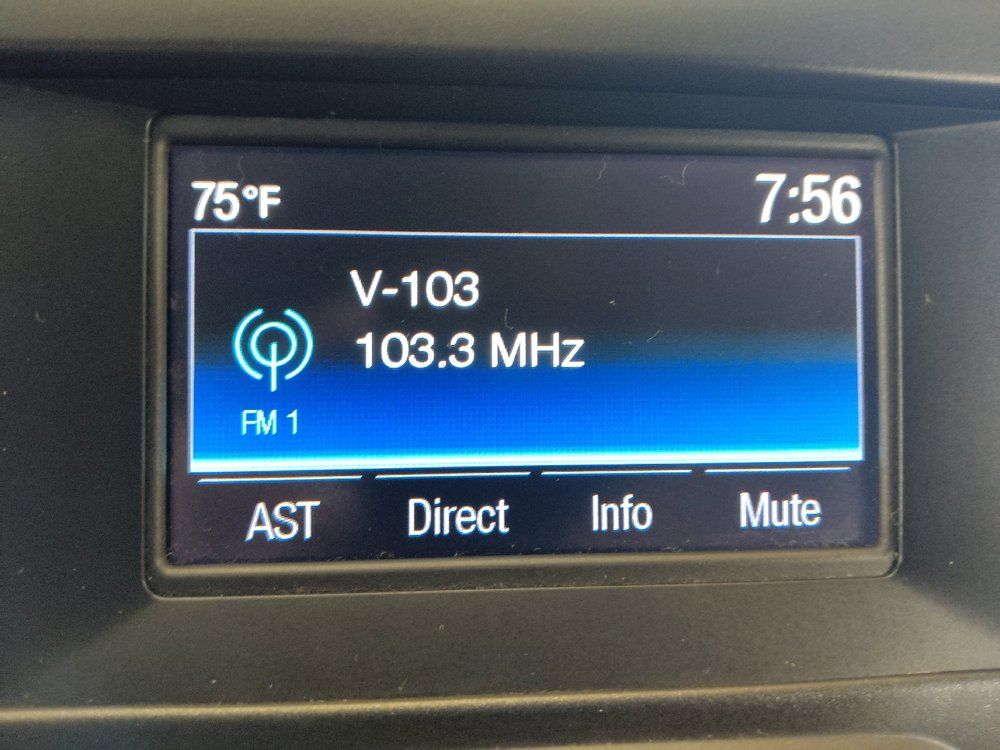 Used 2015 Ford Fusion SE FWD image 25