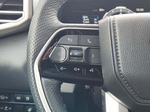 Used 2025 Toyota Sequoia Platinum image 28