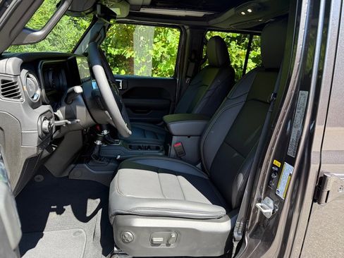 New 2025 Jeep Wrangler Unlimited Sahara image 12