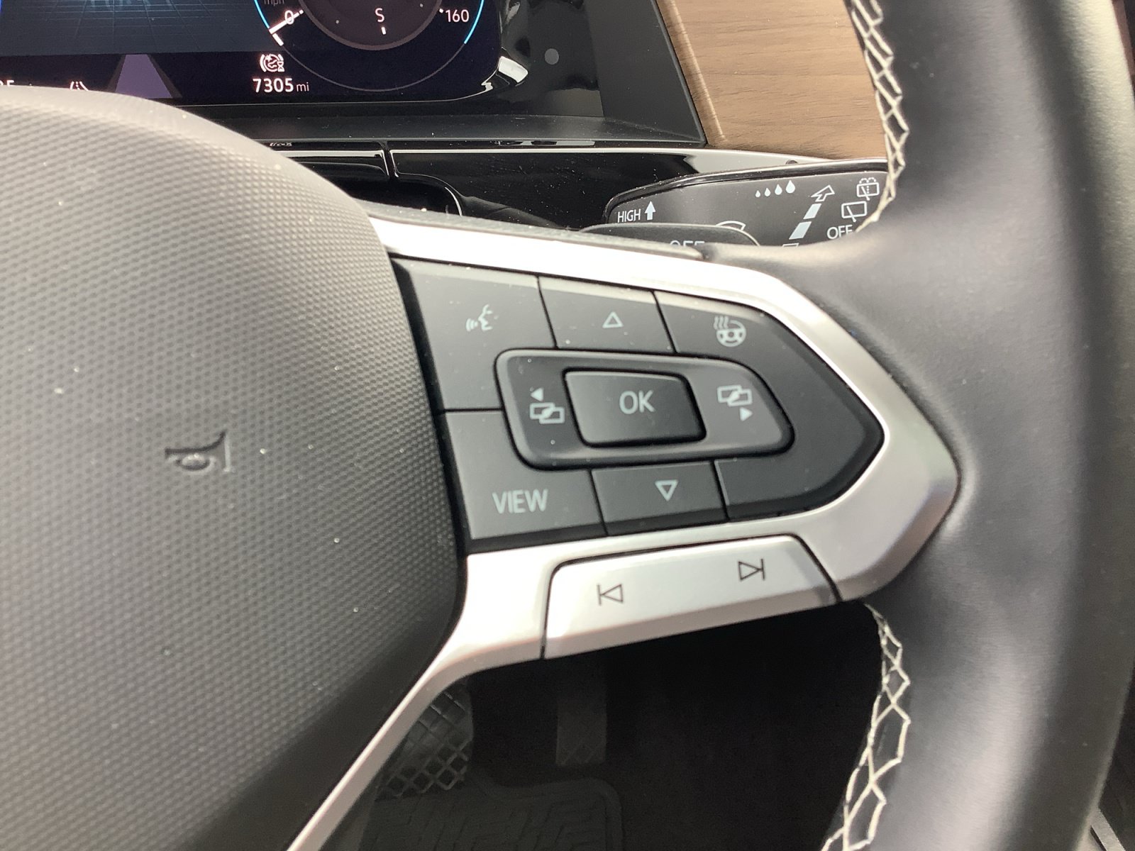 New 2025 Volkswagen Atlas SE FWD image 25