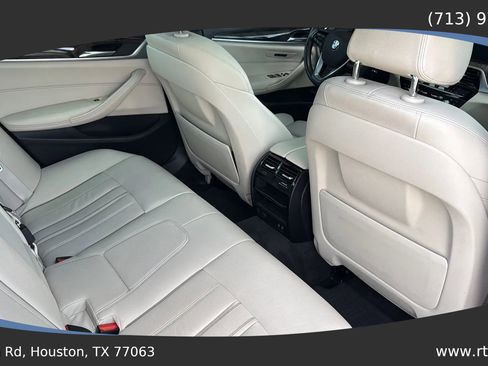 Used 2021 BMW 540i w/ Convenience Package image 35