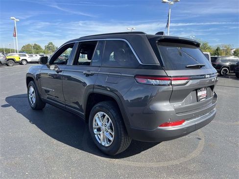 Certified 2025 Jeep Grand Cherokee Laredo X w/ Luxury Tech Group I image 6