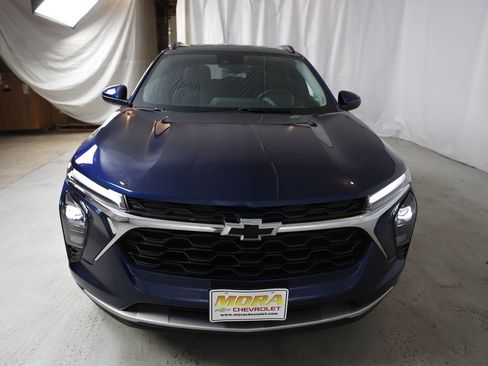 Used 2024 Chevrolet Trax LT w/ Driver Confidence Package image 6