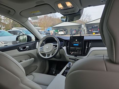New 2026 Volvo XC60 B5 Ultra w/ Protection Package Premier image 19