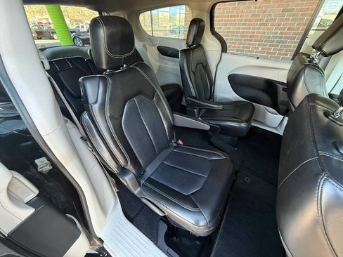 Used 2021 Chrysler Voyager Lxi image 21