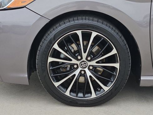 Used 2018 Toyota Camry SE FWD image 31