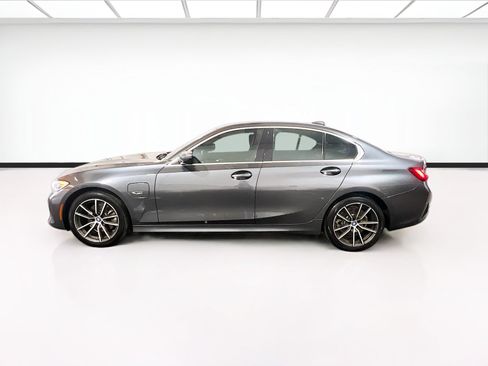 Used 2022 BMW 330e w/ Convenience Package RWD image 24