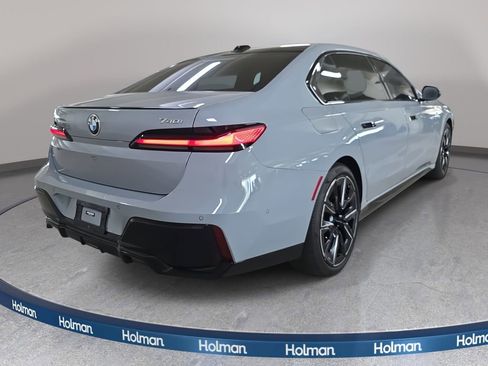 Used 2023 BMW 740i w/ Parking Assistance Package image 6